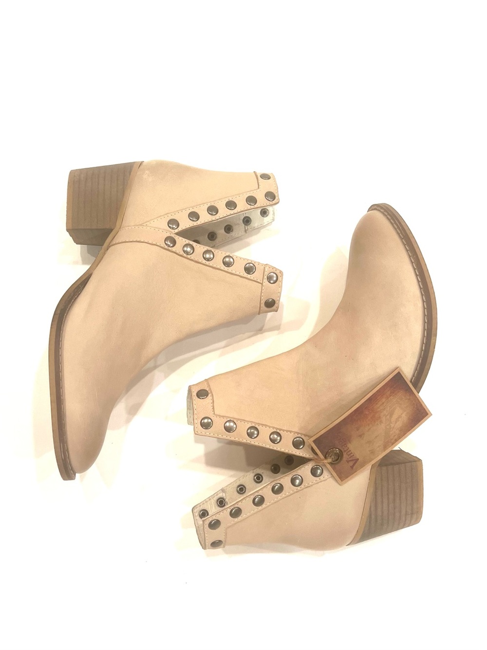 Vintage7 Vintage 7 Taos Off White Leather Stud Studded V Cut Out Ankle Booties 9